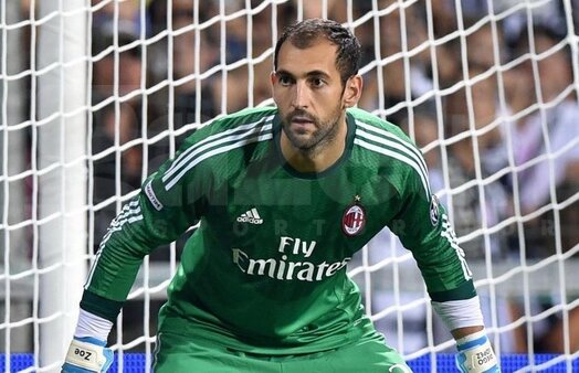 VIDEO Salvatorul gafeur! » Adus ca un mare portar la AC Milan, Diego Lopez se întrece în greşeli