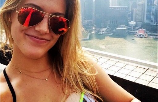 Ipostaze diferite pentru jucătoarele de tenis care au ajuns la Singapore » Maria Şarapova în sală, Eugenie Bouchard la plajă