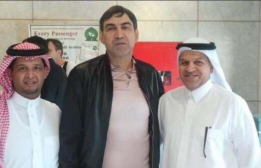 FOTO Primele imagini cu Victor Piţurcă în Arabia Saudită » S-a pozat cu fani şi oficiali