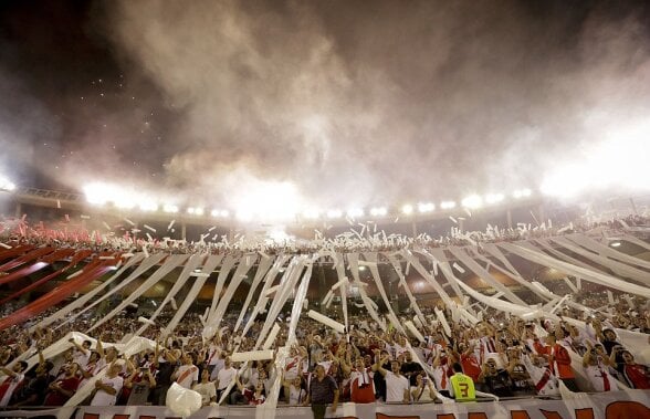 VIDEO Show de zile mari făcut de suporterii lui River Plate în returul din Copa Sudamericana » Argentinienii au cucerit primul trofeu internaţional după 17 ani