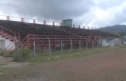 Presa locală anunţă: vicepreşedintele AJF Hunedoara a fost găsit mort lîngă stadionul din Vulcan