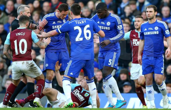 VIDEO Jose Mourinho s-a înfuriat rău după un fault nesancţionat din Chelsea - Burnley 1-1: "Criminal!"