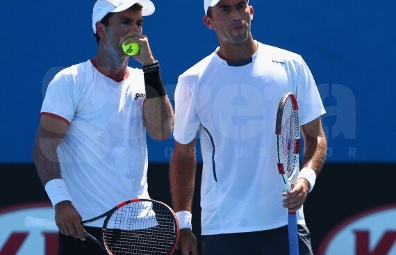Victorie uriaşă » Horia Tecău şi partenerul său au trecut de cuplul condus de Roger Federer în turneul de la Dubai