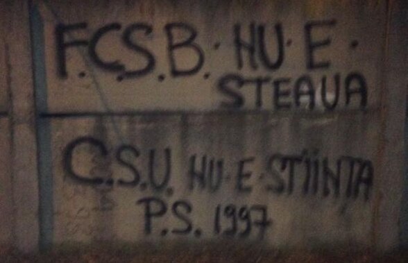 GALERIE FOTO Stadionul "Extensiv" a fost vandalizat de suporterii Universităţii Craiova » Mesaje dure la adresa Stelei şi a lui CS U