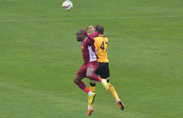 VIDEO Încă un meci stricat de arbitri! » Gregory Tade trebuia eliminat de două ori: după 10 secunde de joc și în minutul 11 la Brașov - CFR 2-2