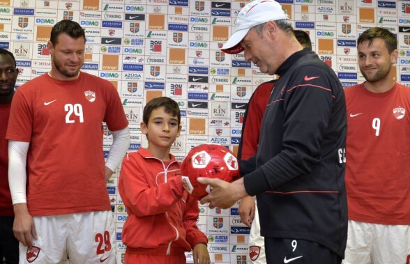 FOTO Puștiul care a plîns după derby a fost invitat special la antrenamentul lui Dinamo