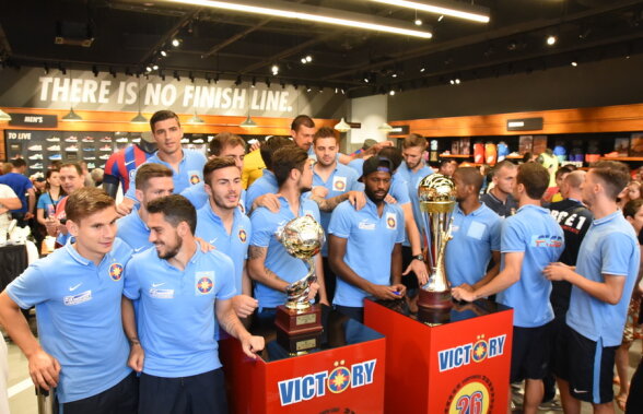 GALERIE FOTO Steliștii au invadat mall-ul de lîngă Arena Națională » Sute de suporteri au făcut poze alături de campionii României!