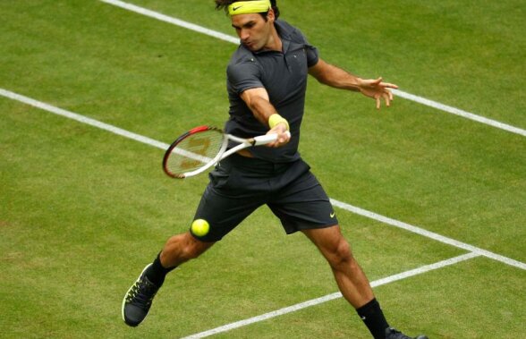 VIDEO Linişte, geniu la lucru! Roger Federer a reuşit două lovituri fantastice în primul tur de la Halle