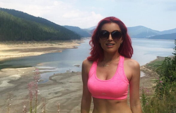 Sexy-turista Elena Gheorghe! Uite cum a plecat la drum artista