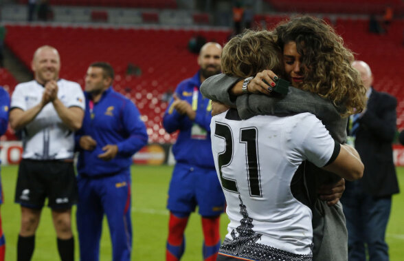 VIDEO+FOTO Corespondență din Londra » Florin Surugiu şi-a cerut prietena în căsătorie pe stadionul Wembley, după meciul cu Irlanda: "Yes, I do!"