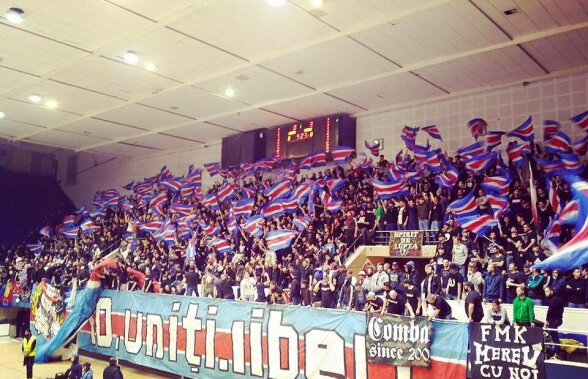 VIDEO + FOTO Au renunţat la fotbal pentru baschet! Show făcut de galeria Stelei la derby-ul cu Dinamo