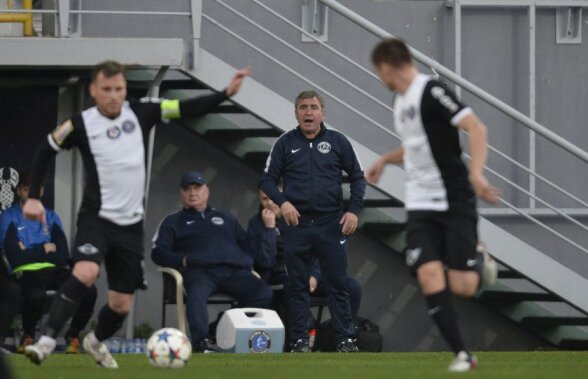 FOTO + VIDEO Hagi, plin de nervi la amicalul cu Levski » A fost eliminat, dar a refuzat să plece de pe bancă!