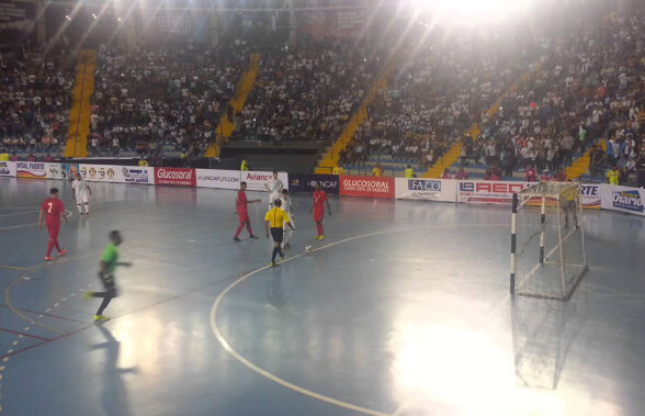 VIDEO Spectacol la futsal! Cea mai tare execuție a unui penalty