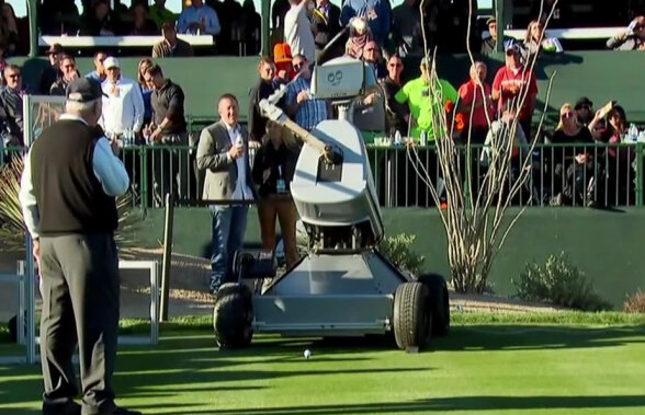 VIDEO Un robot a uimit asistența în deschiderea unui turneu de golf