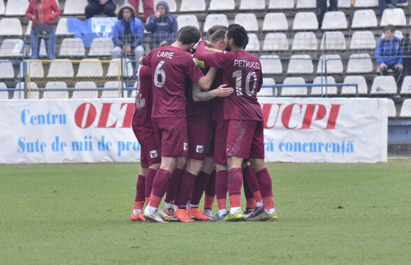 VIDEO Echipă mare, club mic » Oficialii CFR Cluj se fac de râs, dar jucătorii tot mai respectă tradiția de succes a vișiniilor: 1-0 cu CS U Craiova