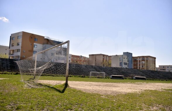 GALERIE FOTO Imagini tulburătoare» FotoReportaj GSP: un stadion de legendă din România este invadat de șoareci și bălării!