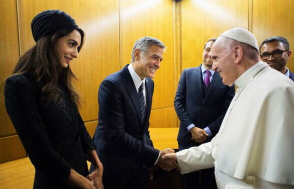 Salma Hayek, Richard Gere şi George Clooney, premiaţi de Papa Francisc