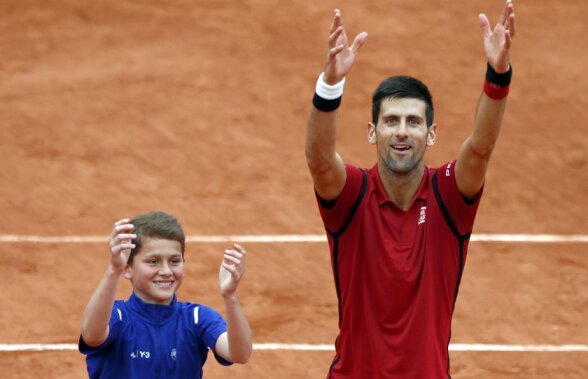 VIDEO One-man show » Djokovici a oferit faza zilei la Roland Garros! Cum a sărbătorit calificarea în sferturi