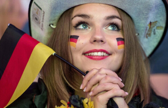 FOTO Ele au încălzit tribunele în primele meciuri » Cele mai sexy microbiste de la Euro 2016