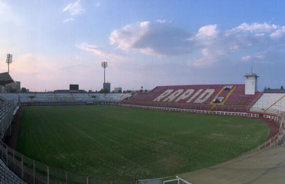 FOTO Au furat ceasurile din Giuleşti! Fanii Rapidului au vrut să aibă o amintire acasă şi-au scos din pereţii uneia dintre peluzele stadionului două orologii vechi de peste 70 de ani