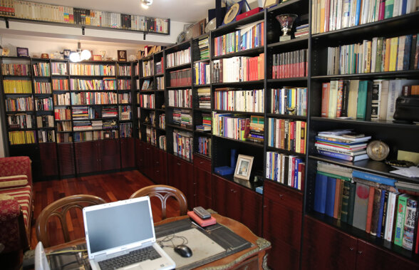 O vizită în biblioteca lui Nae Mărășescu la câteva ore după ce s-a stins: "Îi plăcea foarte mult să citească"