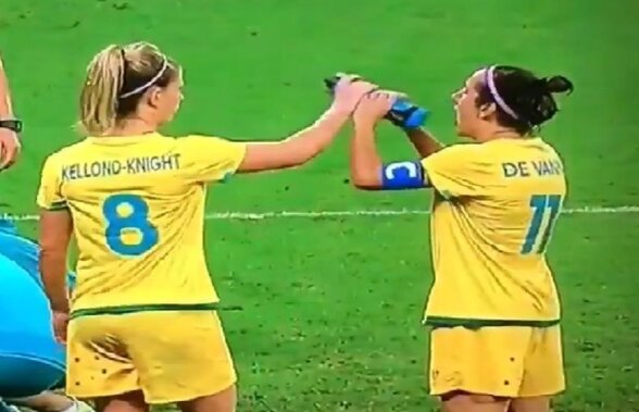 FOTO + VIDEO Faza zilei la JO vine de la fotbalul feminin » Două australience au devenit vedete peste noapte