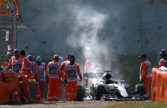 Hamilton, foc și pară după abandonul de la Sepang! Își acuză echipa de sabotaj: "Vreau explicații! Cineva nu vrea să câștig în acest sezon!"