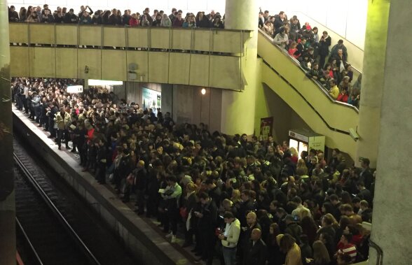 VIDEO&FOTO Așa așteptăm EURO 2020! "Potop" de oameni la metroul din București, imagini INCREDIBILE