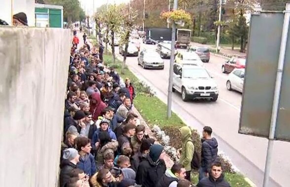 FOTO Interes uriaș pentru Foresta Suceava - Steaua! Cozi la casele de bilete cu mult înainte să se deschidă