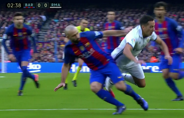 FOTO Real Madrid putea primi un penalty în startul meciului cu Barcelona » Catalanii au cerut și ei două lovituri de la 11 metri