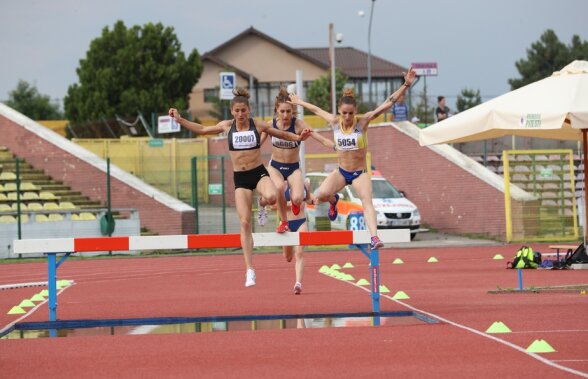 EXCLUSIV "Ne-au umilit! Unii au plecat cu lacrimi în ochi" » Antrenorii din atletismul românesc au primit un televizor de 700 de lei în locul premiilor în bani 