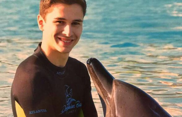 Se distrează cu delfinii » Aflat în vizorul a două cluburi, Rotariu se bucură de vacanță