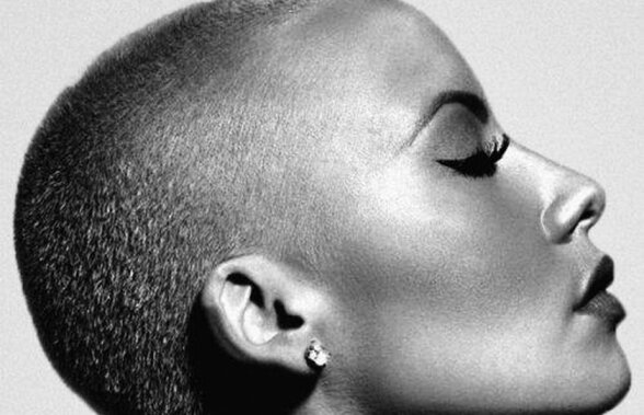 FOTO » Amber Rose, complet goală pe Facebook