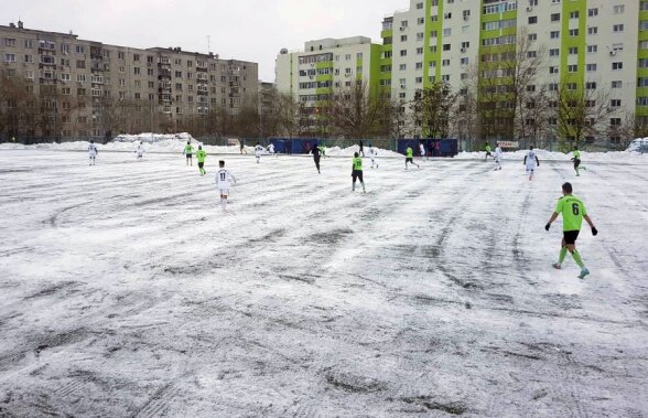 VIDEO + FOTO Fotbal pe zăpadă! Liderul din Liga a 2-a și liderul din Liga a 3-a au jucat un amical spectaculos! S-au marcat 8 goluri