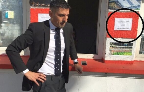 GALERIE FOTO Cum râde Dinamo de Steaua înaintea meciului direct » Mesajul afișat la casele de bilete