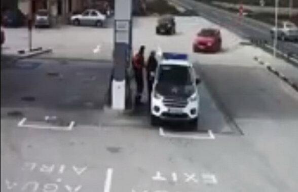 VIDEO » Imagini terifiante. Doi bărbaţi au scăpat ca prin minune de un accident înfiorător