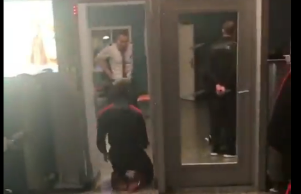 VIDEO Complet scăpat de sub control! Cum a trecut Balotelli de filtrul de securitate dintr-un aeroport