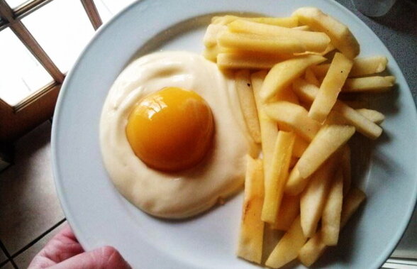 Privește bine această fotografie! Dacă ți se pare că este un ou cu cartofi prăjiți, te înșeli complet!