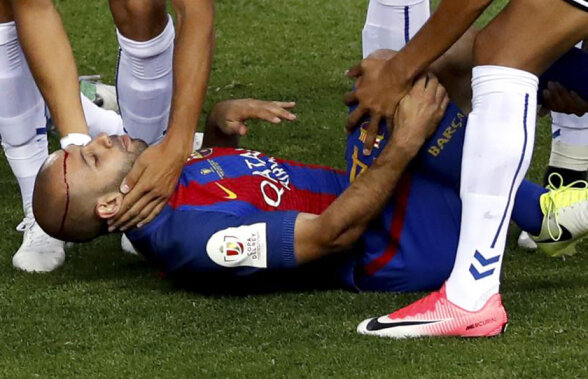 Cu capul spart și genunchiul rupt » Mascherano și-a încheiat pe targă aventura în tricoul Barcelonei