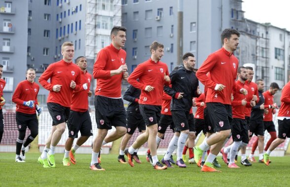 Două plecări premature de la Dinamo! Jucătorii nu mai sunt doriți de Cosmin Contra la echipă