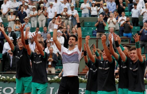 FOTO Novak Djokovici a cucerit vestiarul jucătoarelor de la Roland Garros » Gest încântător al numărului 2 mondial