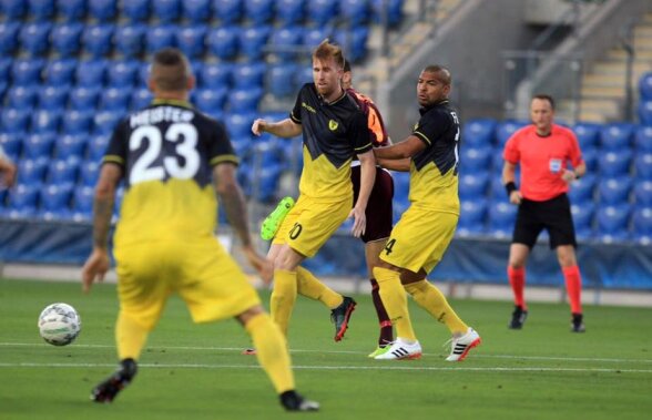 VIDEO Meci straniu în preliminariile Europa League: de la 1-3 la 4-3 în 4 minute nebune în prelungiri! Fundașii parcă n-au vrut să joace » Un român a reușit o "dublă"!