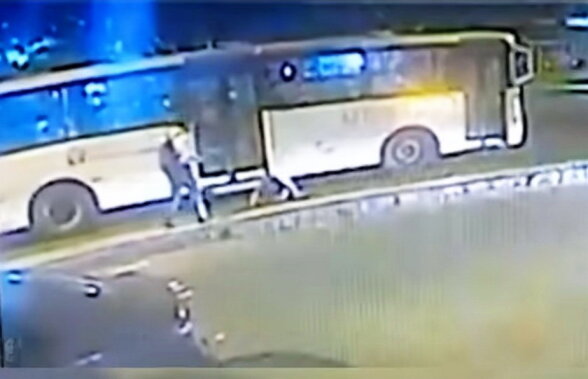 VIDEO Imagini şocante: și-a împins fosta iubită, care era însărcinată, în faţa autobuzului!