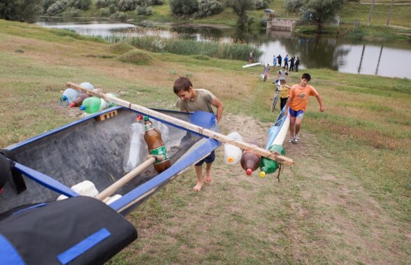 VIDEO Medalii din situl arheologic: campionii de la clubul de canoe din Dăbuleni se antrenează într-o bază denumită astfel de SANEPID