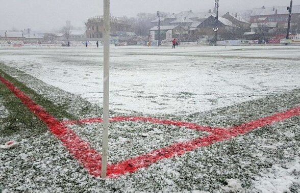 GALERIE FOTO Peisaj de iarnă la UTA - Chindia Târgoviște! Iată condițiile în care s-a disputat derby-ul etapei în Liga a 2-a