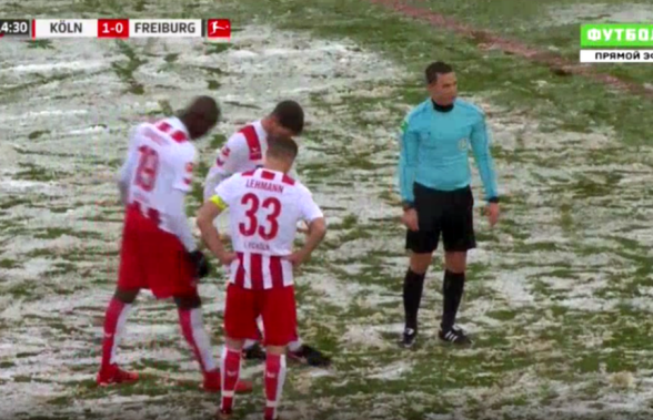  VIDEO + FOTO Punctul de la 11 metri a dispărut în timpul unui meci din Bundesliga » Reacția arbitrului a cucerit internetul :)