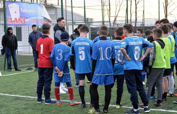 FOTO Andrei Burlacu a fost Moș Crăciun pentru juniorii clubului unde și-a început cariera