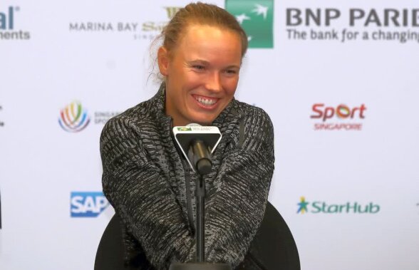 FOTO Wozniacki are un nou sponsor după titlul de la AO: "Liniște, vă rog! Wozniacki vrea intimitate!"