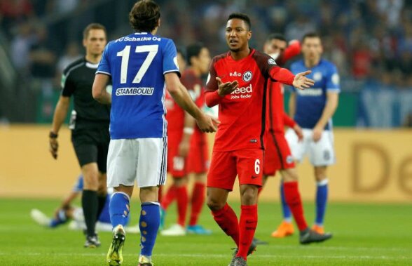 VIDEO ”E o rușine! A fost gol valabil” » Schalke, eliminată după o decizie proastă a arbitrului