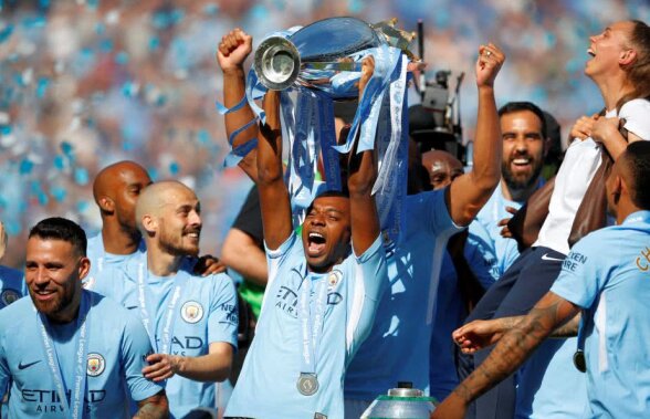 VIDEO+FOTO Sărbătoare la Manchester! Fanii lui City au intrat pe terenul de joc după al 5-lea titlu din istoria clubului